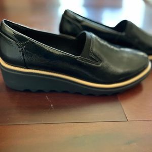 NWOT Clarks Sharon Dolly wedge heeled loafer size 7.5